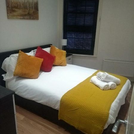 Clifton Apartment ルートン エクステリア 写真