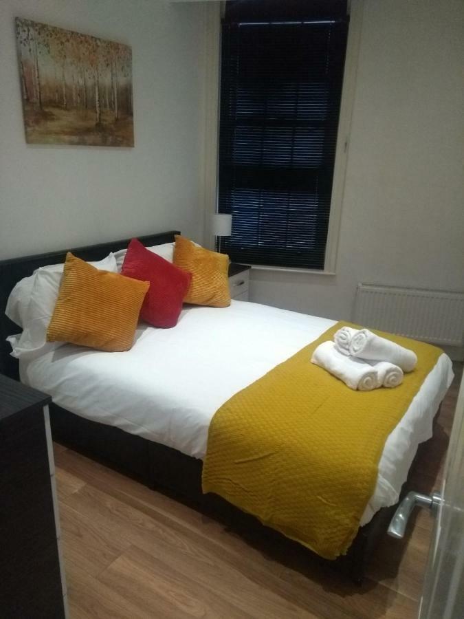 Clifton Apartment ルートン エクステリア 写真