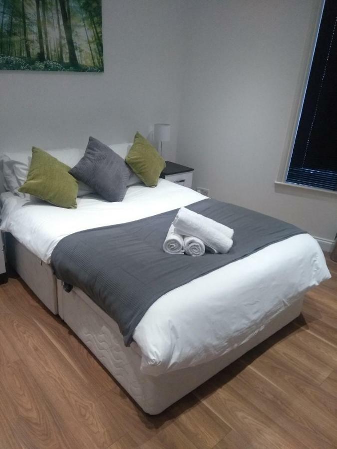 Clifton Apartment ルートン エクステリア 写真