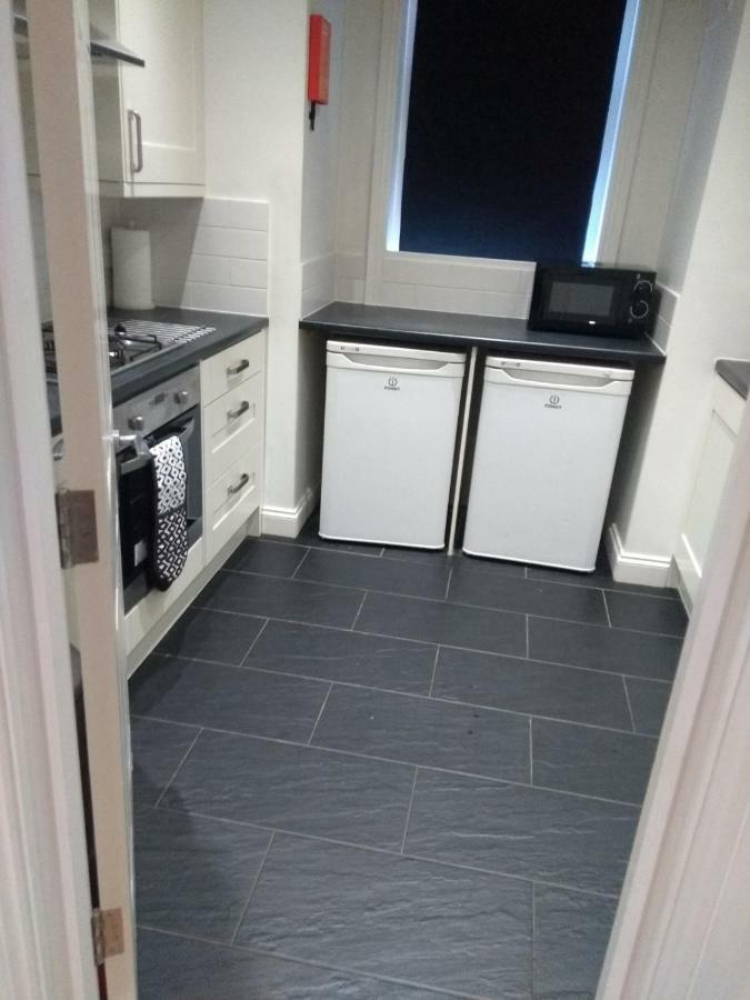Clifton Apartment ルートン エクステリア 写真