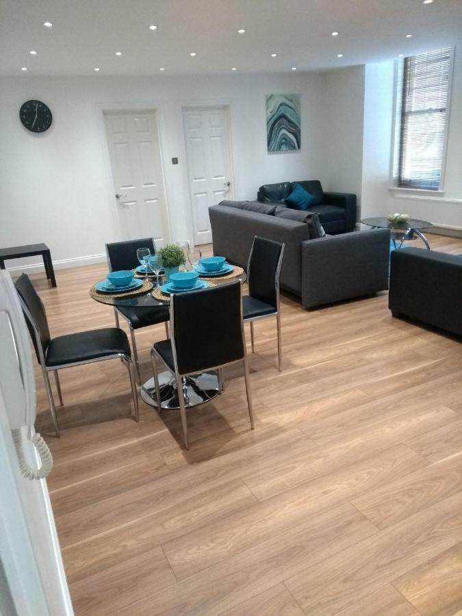 Clifton Apartment ルートン エクステリア 写真