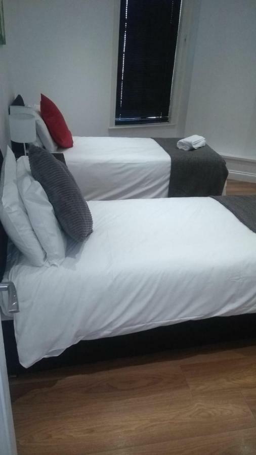 Clifton Apartment ルートン エクステリア 写真